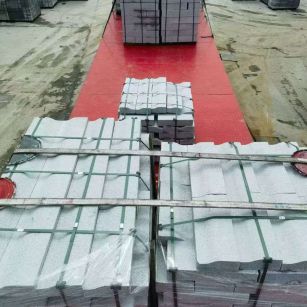 呼和浩特 芝麻白仿形加直形路沿石出货日常