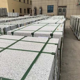 呼和浩特 白麻花岗岩5.0公分荔枝面地铺石