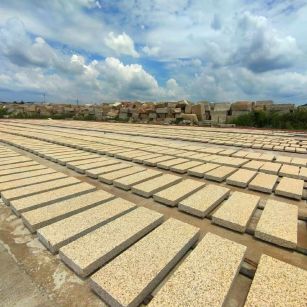 呼和浩特 黄金麻荔枝面花岗岩石材地铺石防护中