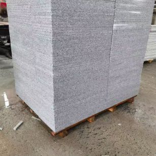 呼和浩特 芝麻白火烧面1.8厚300*600地铺石，尺寸标准，厚薄均匀