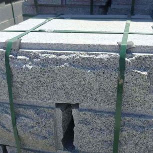 呼和浩特 芝麻白花岗岩自然面成品