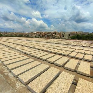 呼和浩特 黄金麻花岗岩荔枝面地铺石防护中