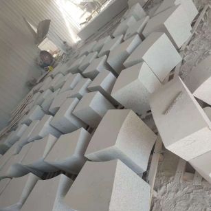 呼和浩特 白麻花岗岩异形坐凳