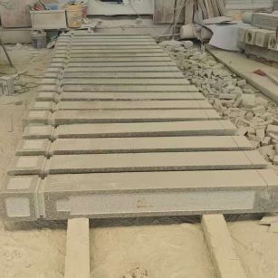 呼和浩特 芝麻白异形加工雕刻-栏杆大柱，方柱