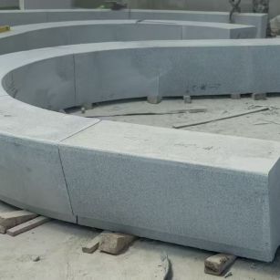 呼和浩特 芝麻白花岗岩光面弧形坐凳