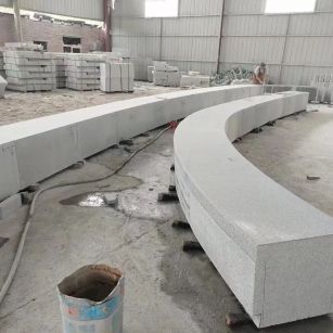 呼和浩特芝麻白花岗岩石板材 园林光面弧形坐凳