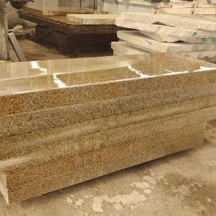 呼和浩特 黄金麻栏杆料半成品加工中