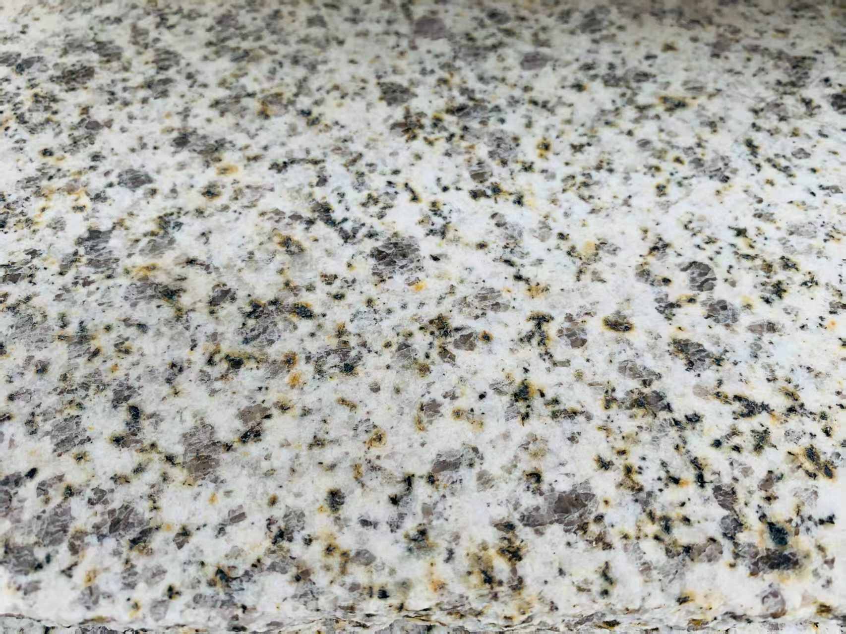 呼和浩特 黄金麻花岗岩石材浅黄光面