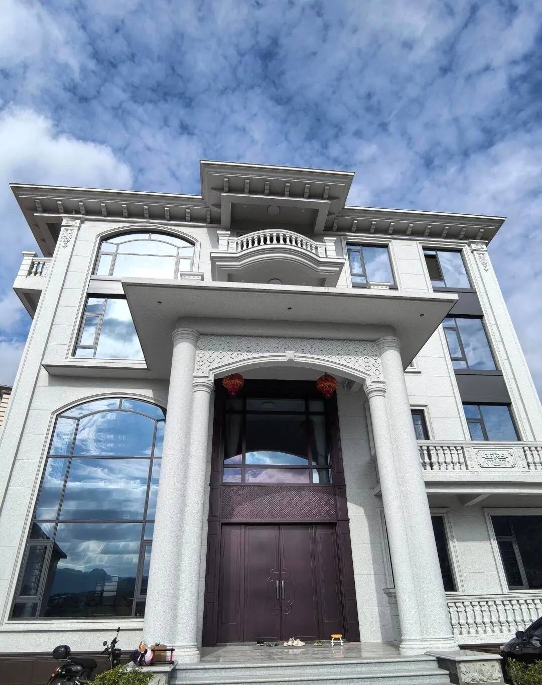 呼和浩特白麻别墅外墙干挂石材效果示例