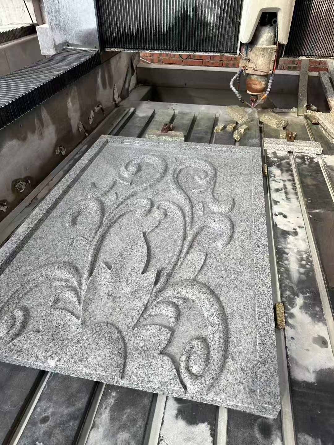 呼和浩特 白麻别墅干挂雕花板