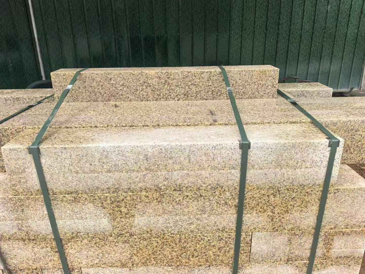 呼和浩特 黄金麻花岗岩石材机切面栏杆料半成品