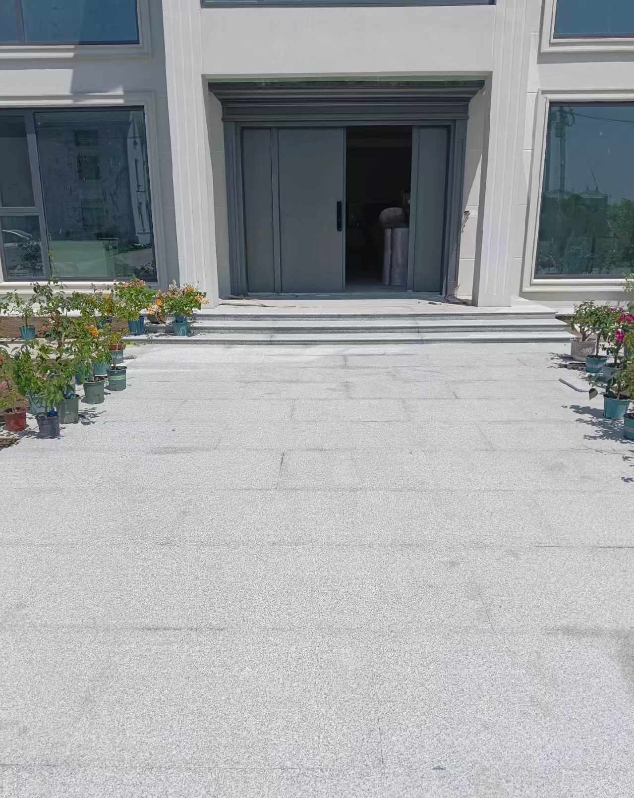 呼和浩特 芝麻白花岗岩地铺石地面铺装