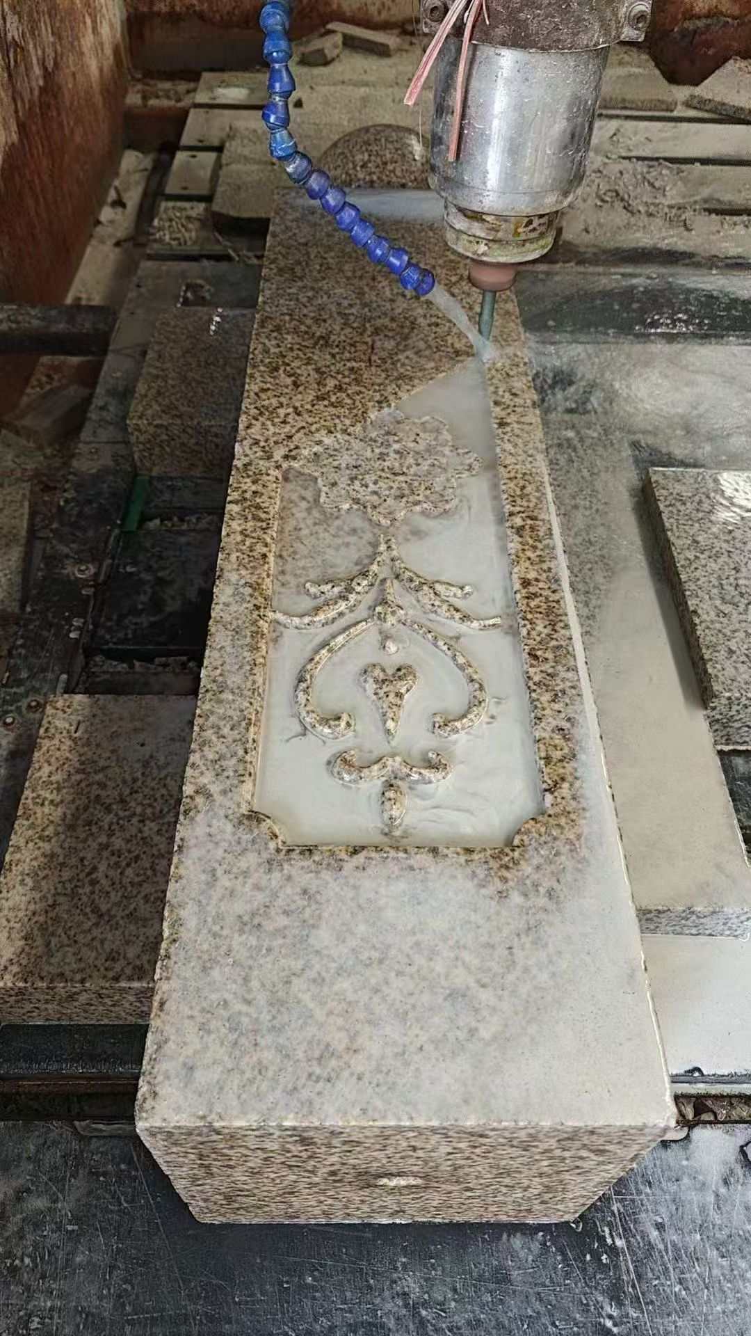 呼和浩特 黄金麻花岗岩异形加工雕刻栏杆大柱