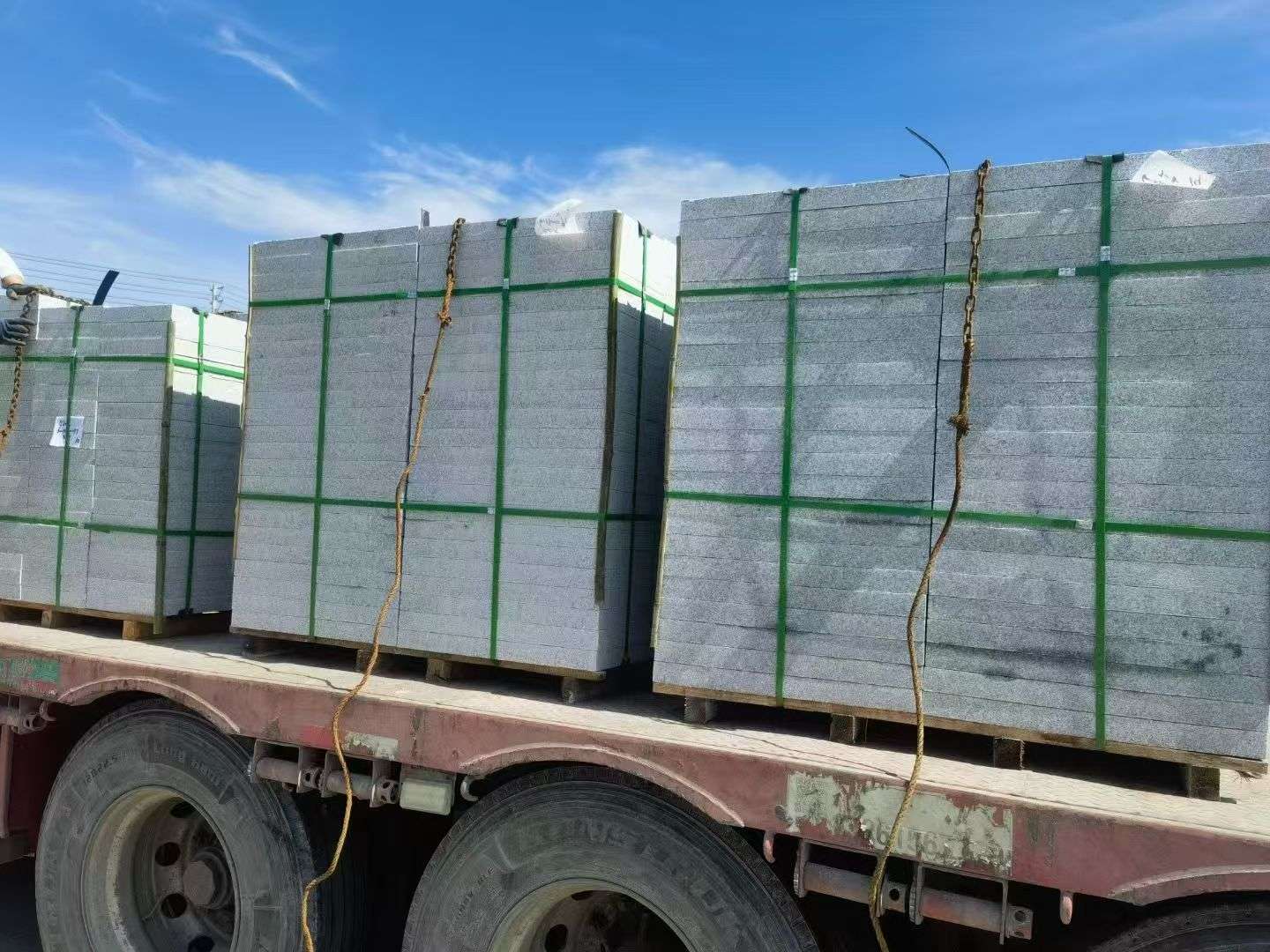 呼和浩特 芝麻白花岗岩地铺石装车日常