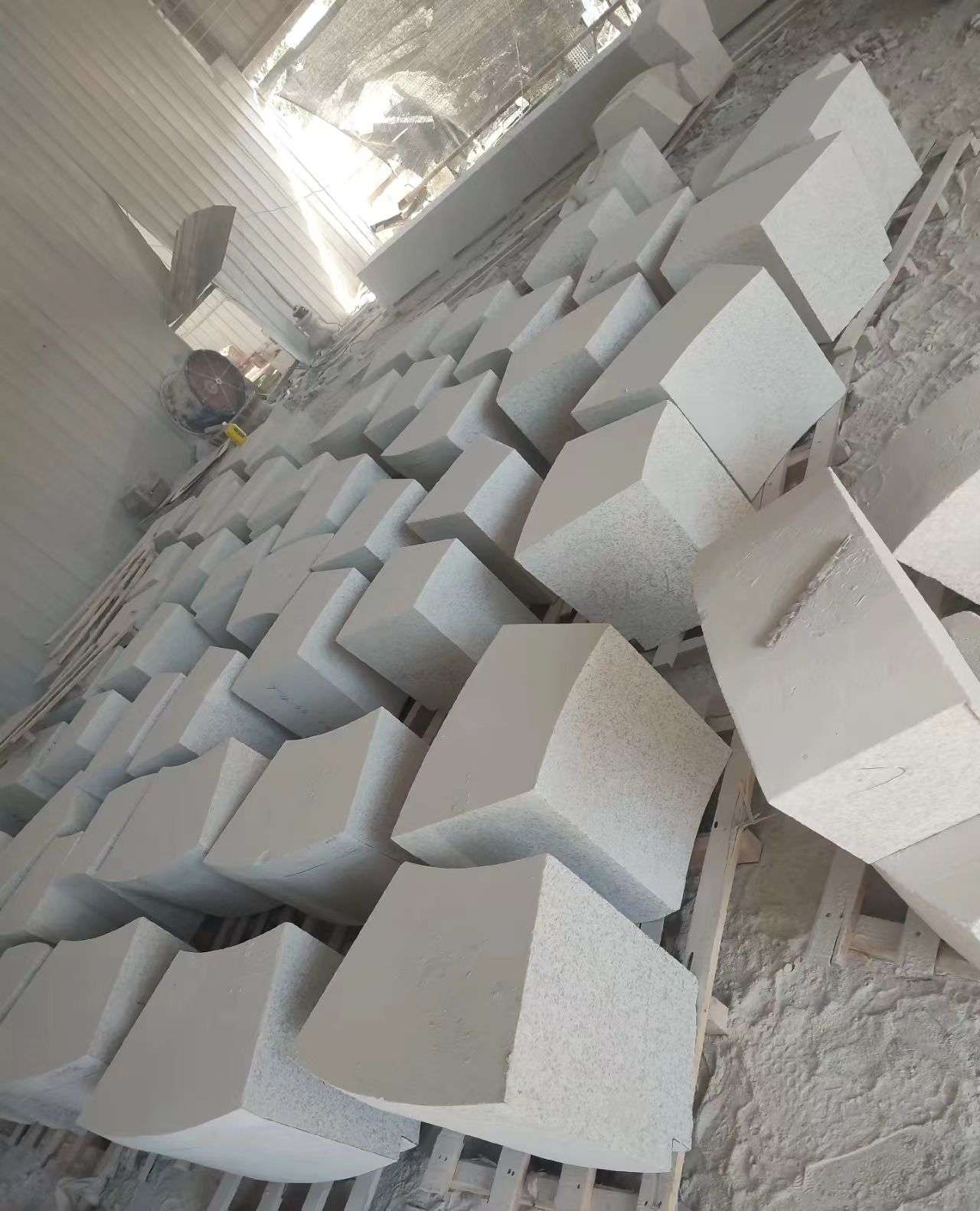 呼和浩特 白麻花岗岩异形坐凳