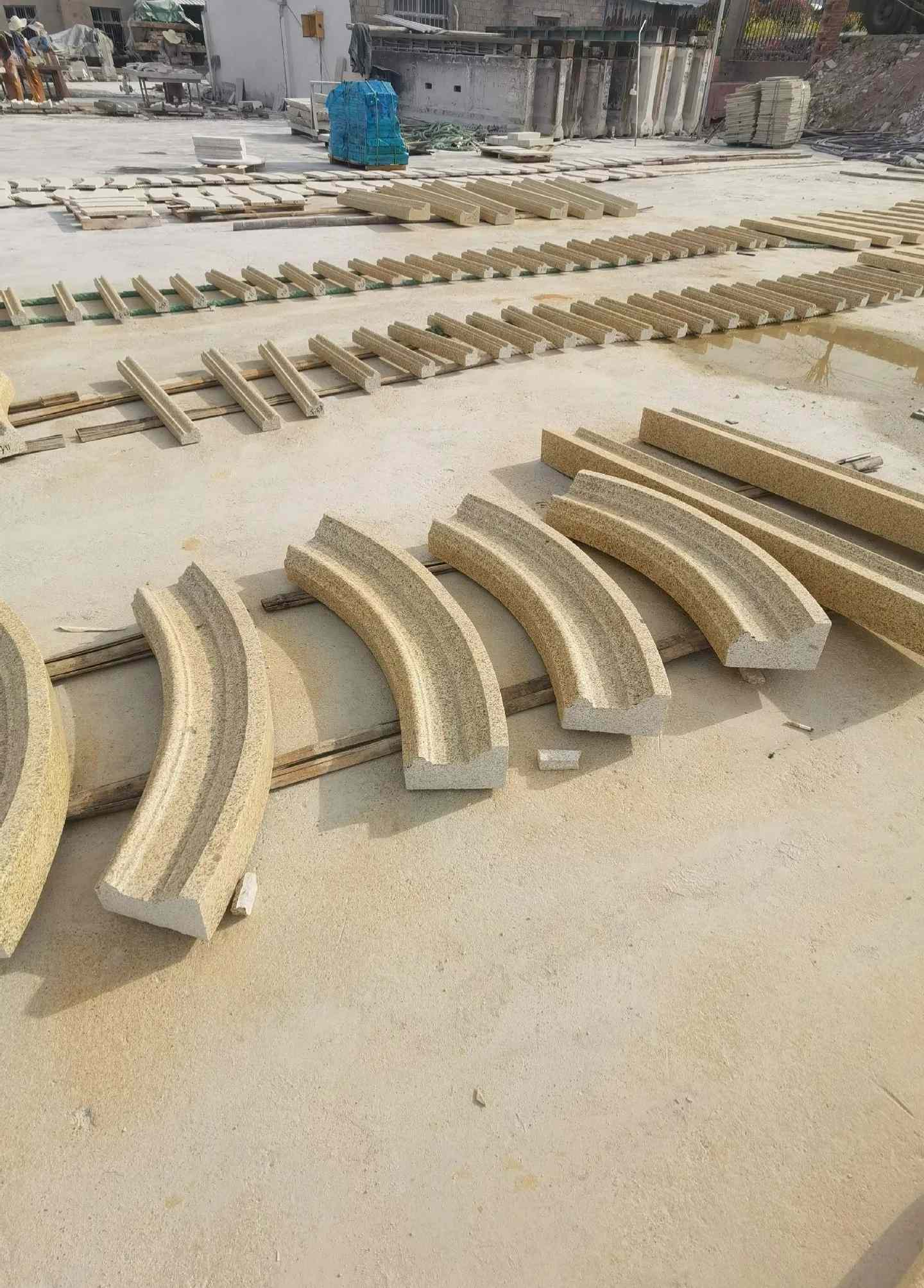 呼和浩特 黄金麻花岗岩别墅线条