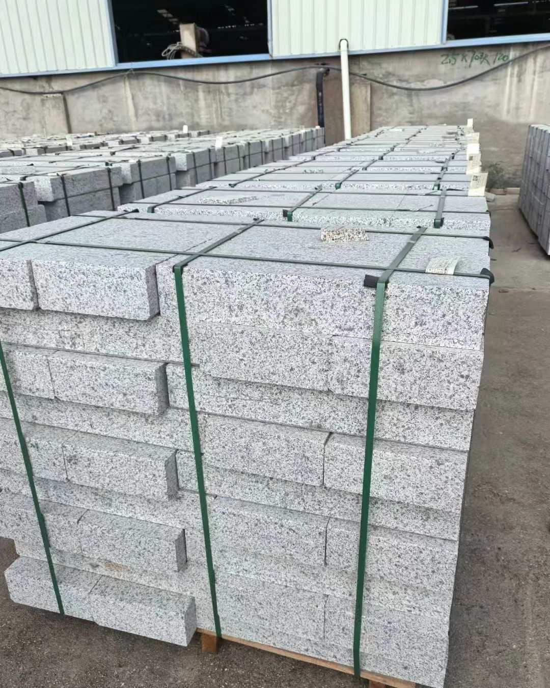 呼和浩特 白麻花岗岩路沿石，弧形路沿石，道牙石，马路牙子，界石，路缘石，平沿石，直岩石，平缘石等