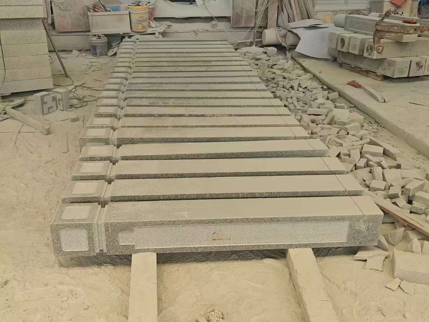 呼和浩特 芝麻白异形加工雕刻-栏杆大柱，方柱