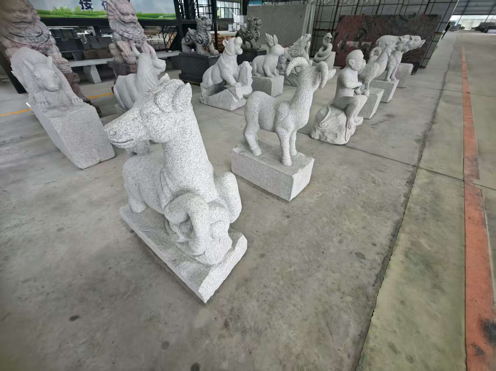 呼和浩特 芝麻白花岗岩造型立体雕刻——十二生肖