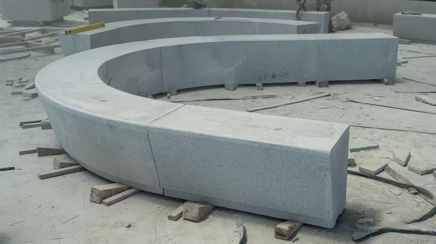 呼和浩特 芝麻白花岗岩光面弧形坐凳