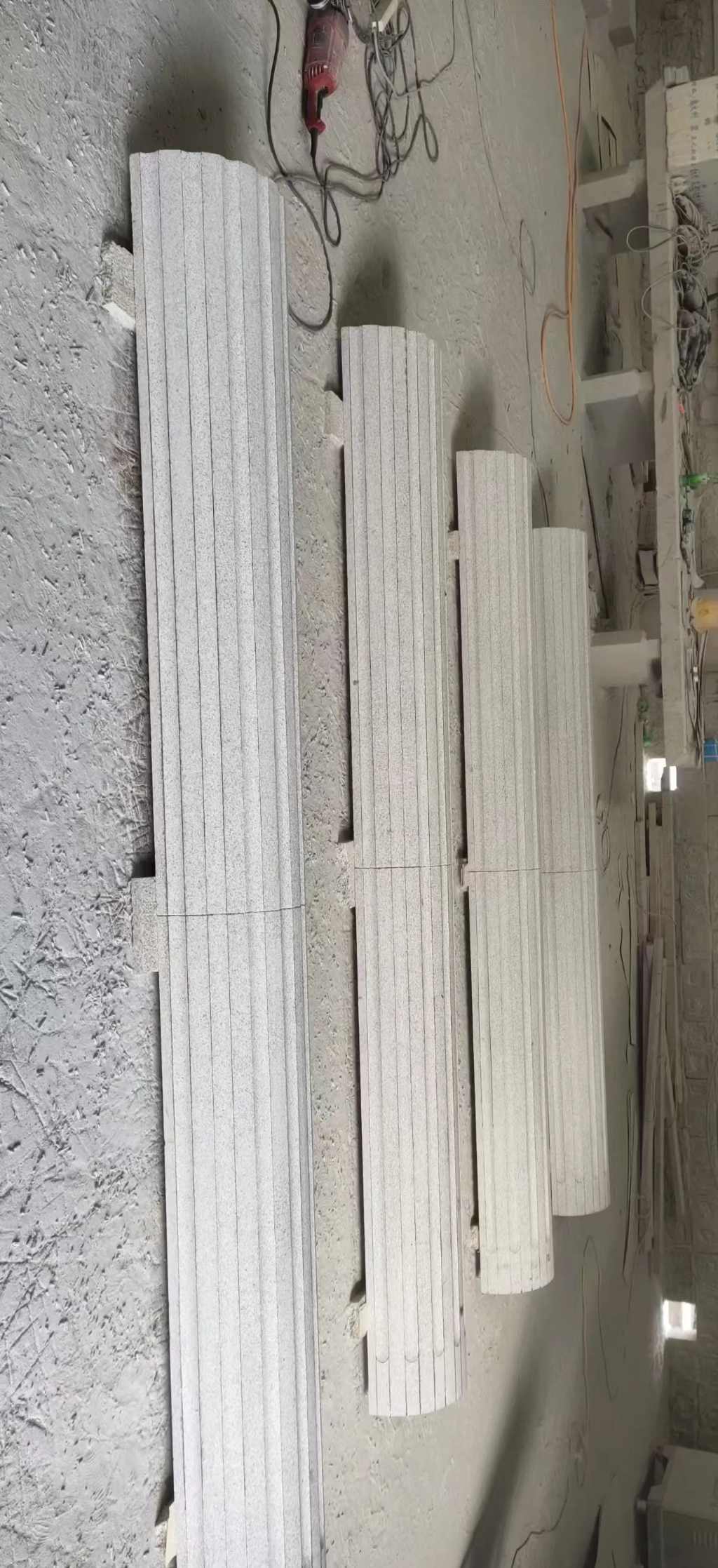 呼和浩特 花岗岩厂家带你看白麻花岗岩门楼大柱柱皮