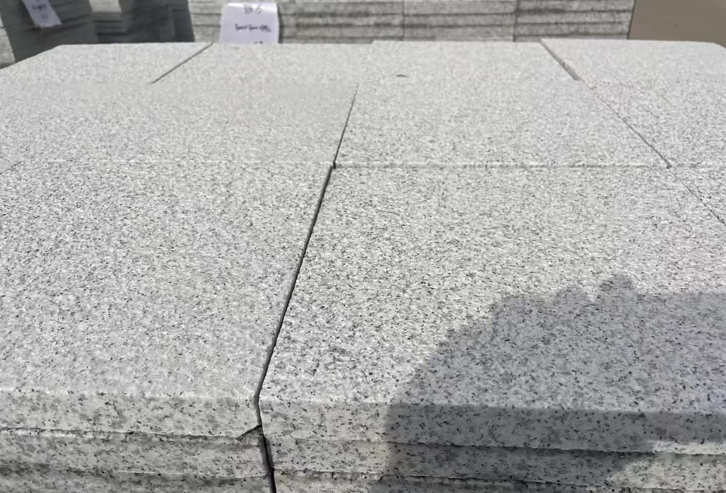 呼和浩特 白麻花岗岩石材推荐 荔枝面地铺石