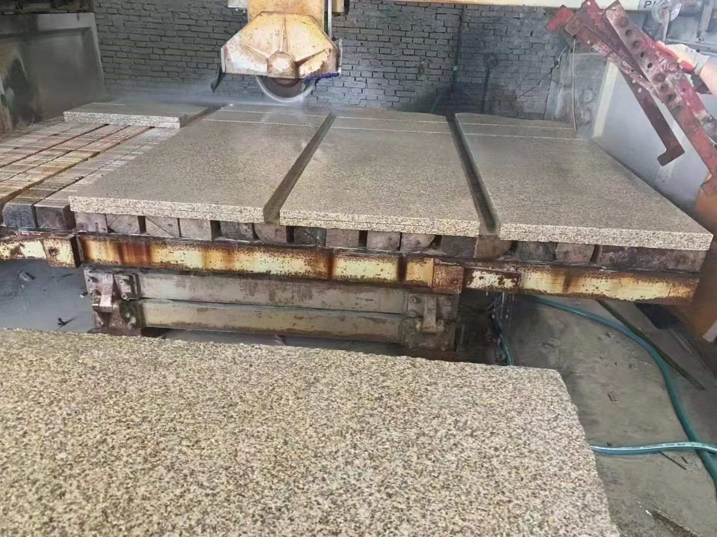 呼和浩特 黄金麻荔枝面成品板加工