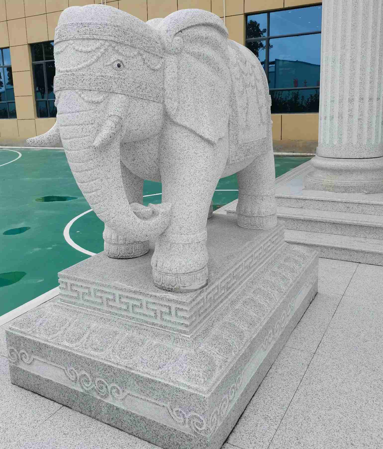 呼和浩特 白麻花岗岩动物异形石雕-大象