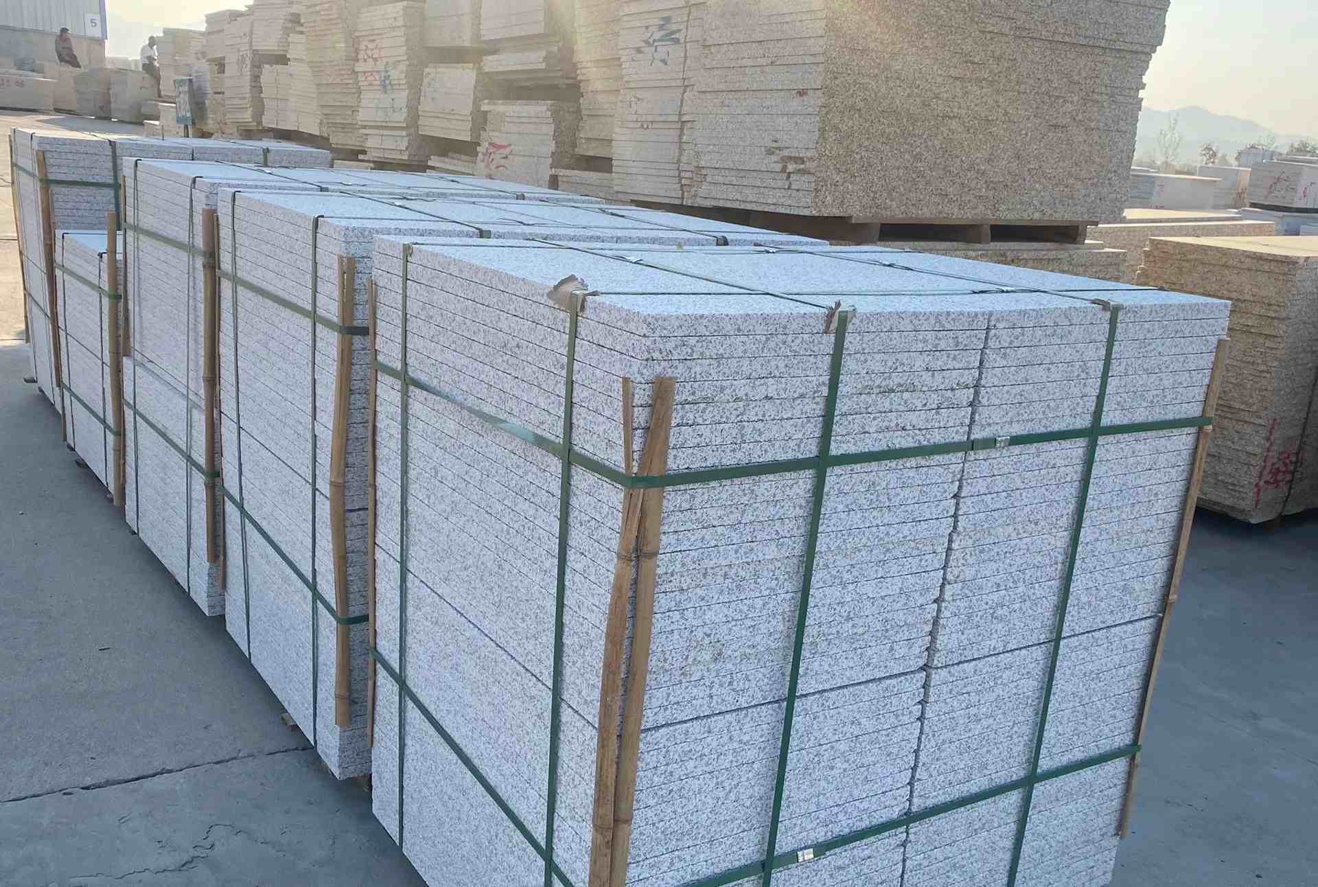 呼和浩特 白麻花岗岩荔枝面地铺石