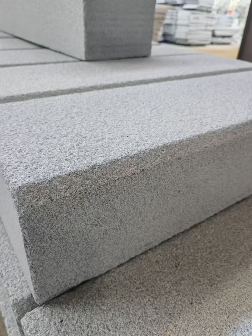 呼和浩特 芝麻灰荔枝面路沿石